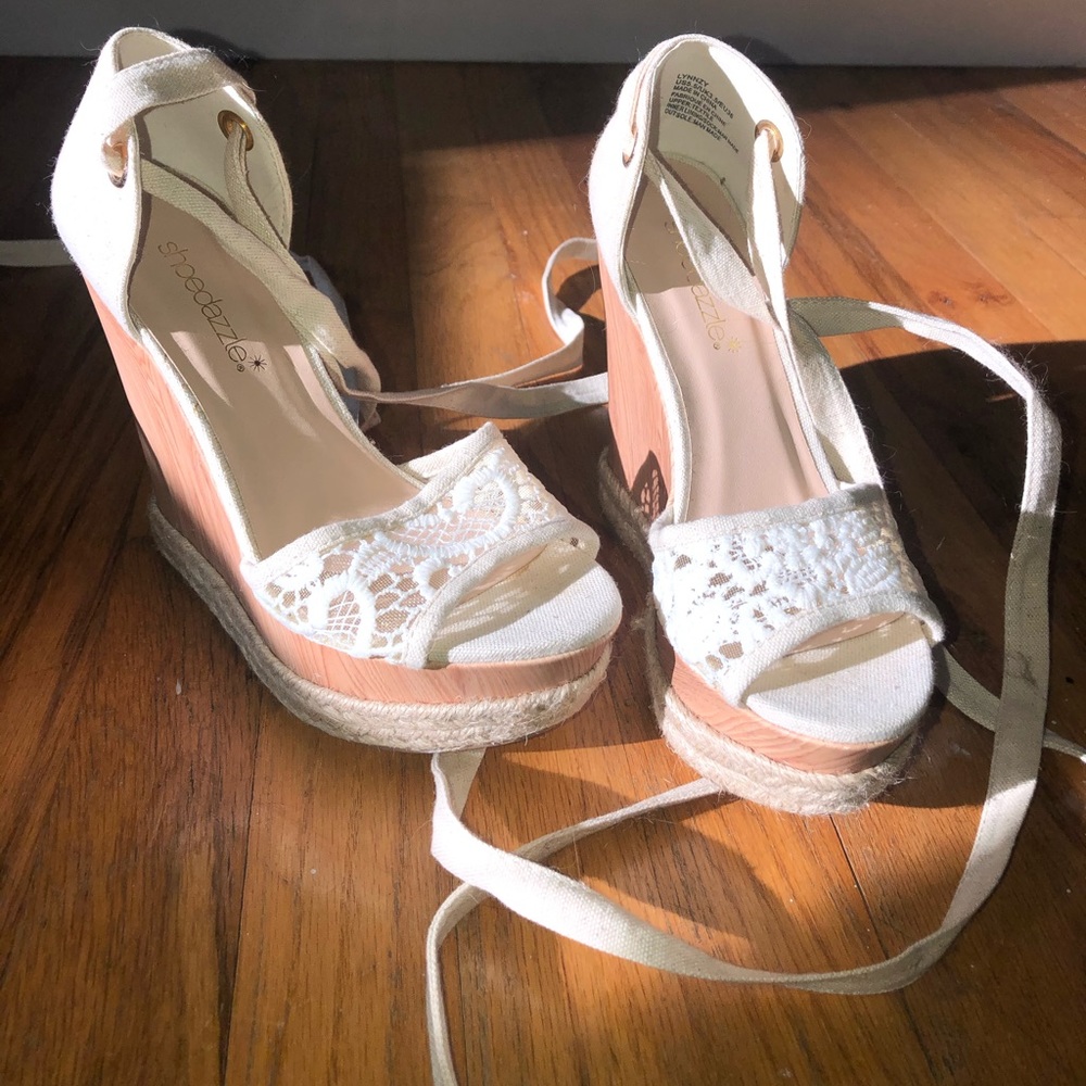 White Wedges